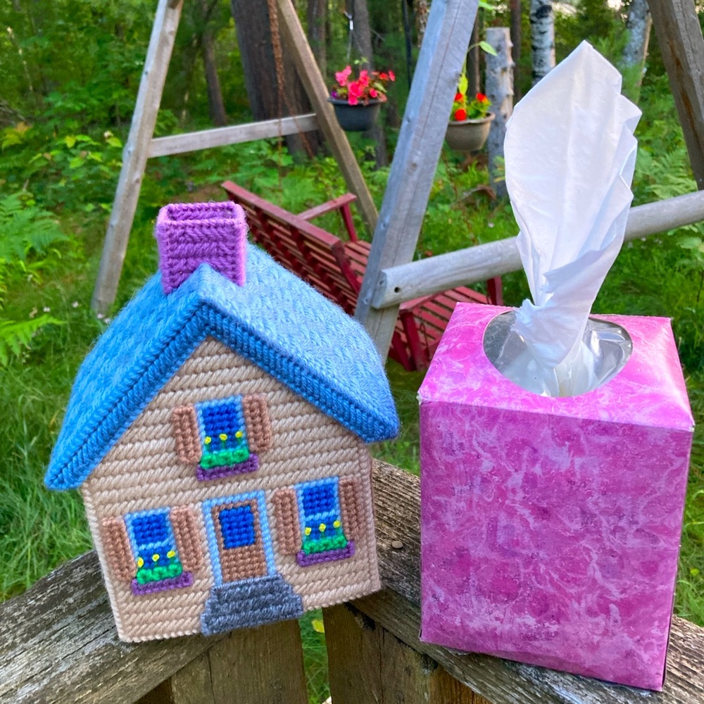 HANDMADE Tissue Box Cover Yarn Cross Stitch Cute Cottage